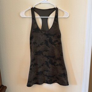 Lululemon green Camo Racerback Tank Top size 8